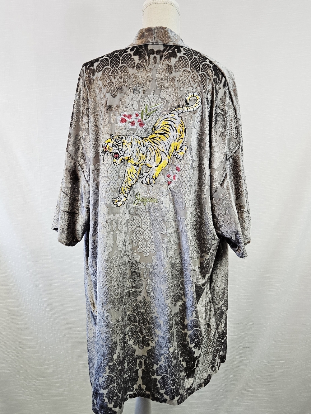 Gypsy Heart Velvet Burnout Tiger Embroidered Kimono/Cardigan Medium